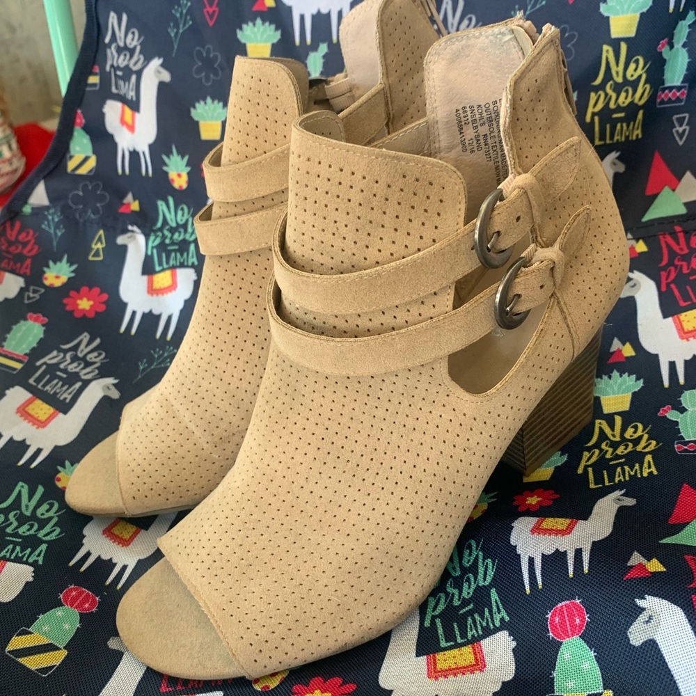 Open-toed booties